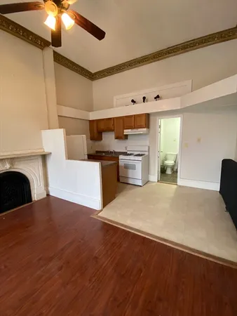 $2,400 | 14 Monument Square, Unit 11, Boston, MA 02129