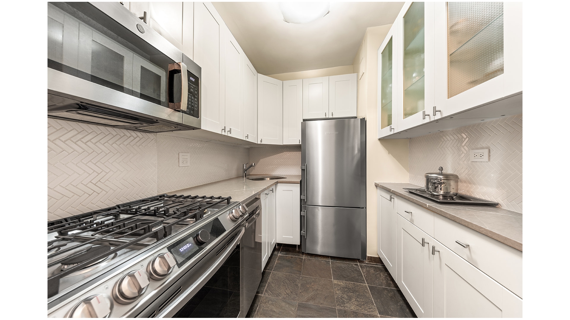 520 East 72nd Street, Unit 10T Manhattan, NY 10021 - Photo 4 of 7