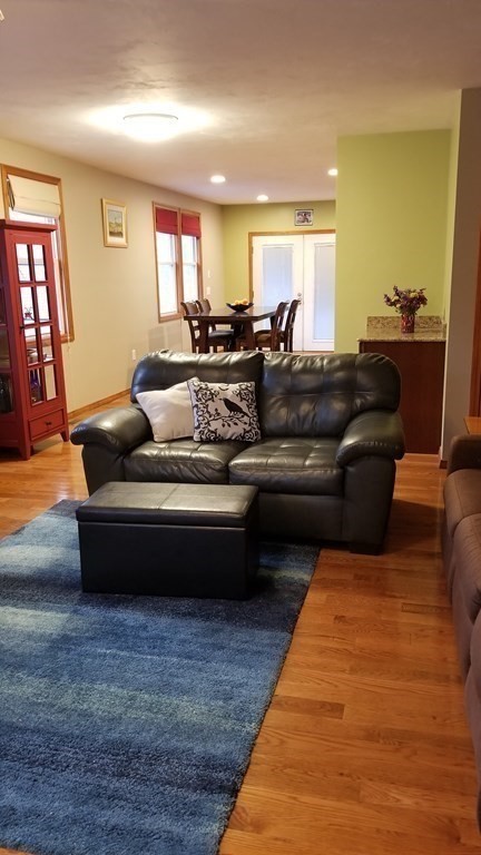 525 Massasoit Road Worcester, MA 01604 - Photo 8 of 22 Gallery Image 8