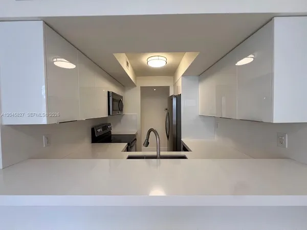$2,000 | 8205 Southwest 152nd Avenue, Unit F000, Miami, FL 33193