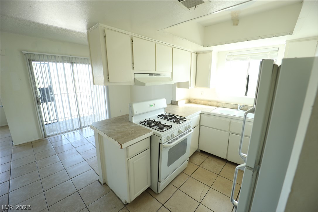 6942 Appleton Drive Las Vegas, NV 89156 - Photo 14 of 39