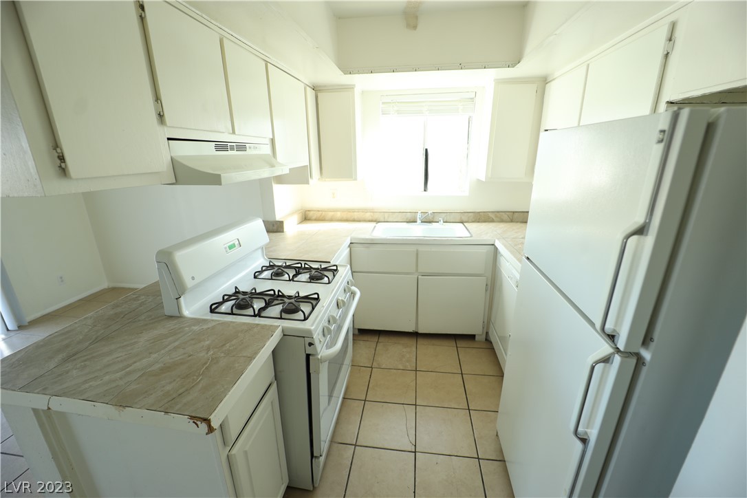 6942 Appleton Drive Las Vegas, NV 89156 - Photo 15 of 39