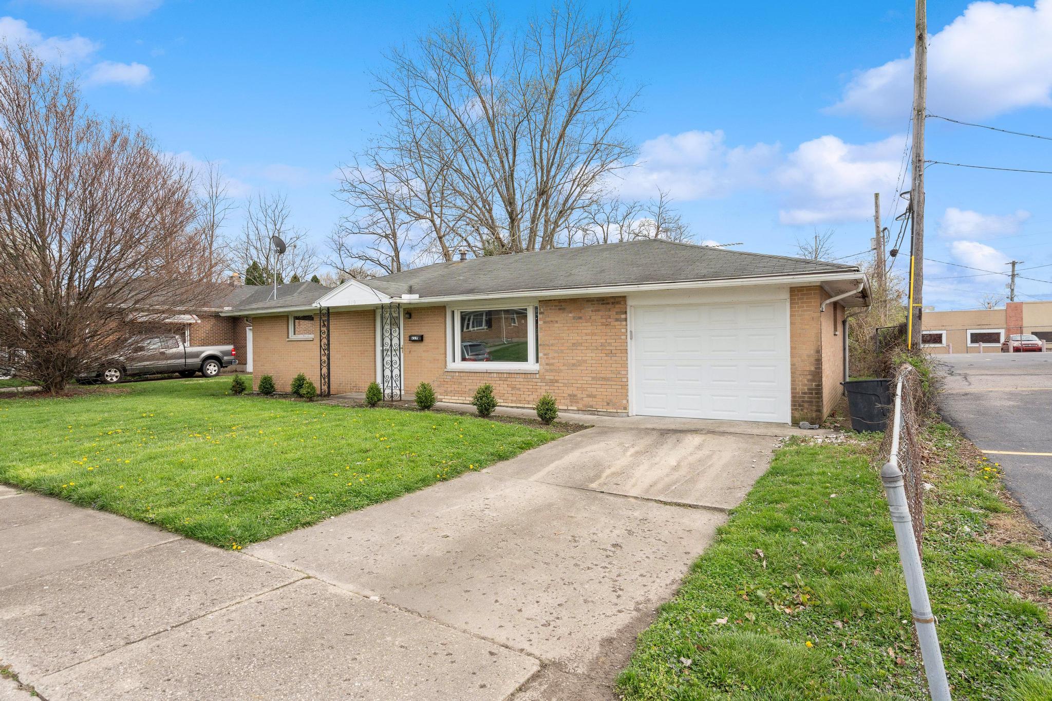 219 Englewood Road Springfield, OH 45503 - Photo 2 of 21 Gallery Image 2
