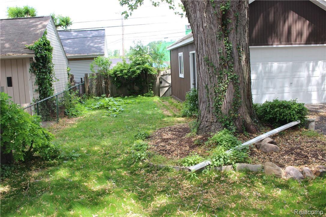 674 Princeton Road Berkley, MI 48072 - Photo 17 of 20 IMG_5389.JPG