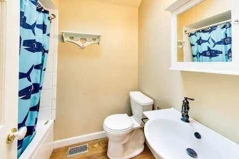 $289,000 | 18436 Dixie Highway, Homewood, IL 60430