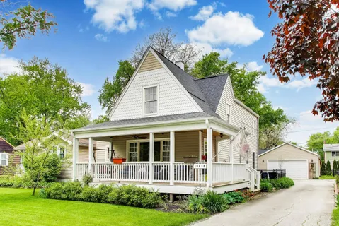 $289,000 | 18436 Dixie Highway, Homewood, IL 60430