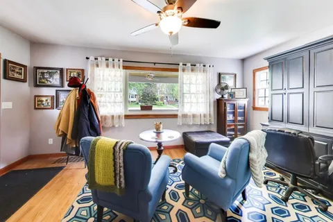 $289,000 | 18436 Dixie Highway, Homewood, IL 60430