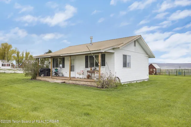 $1,295,000 | 3390 North N Highway, Driggs, ID 83422