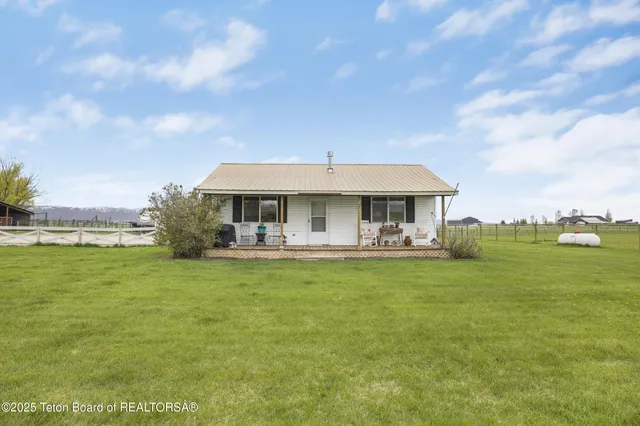 $1,295,000 | 3390 North N Highway, Driggs, ID 83422