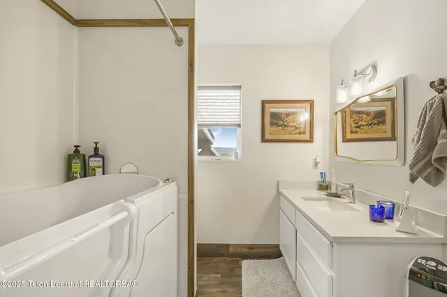 $1,295,000 | 3390 North N Highway, Driggs, ID 83422