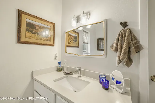 $1,295,000 | 3390 North N Highway, Driggs, ID 83422