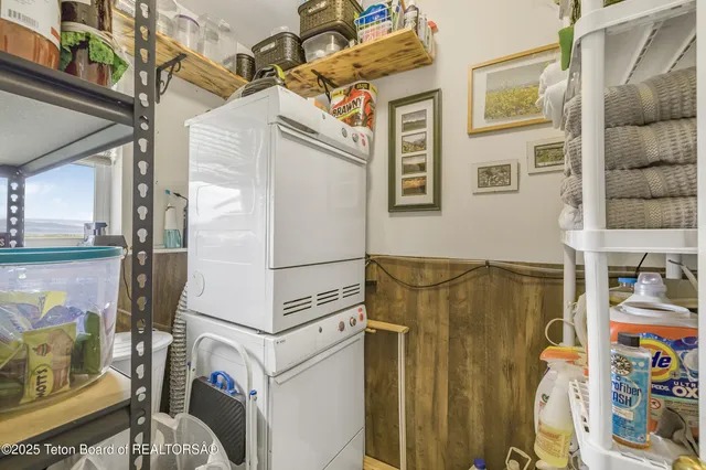 $1,295,000 | 3390 North N Highway, Driggs, ID 83422