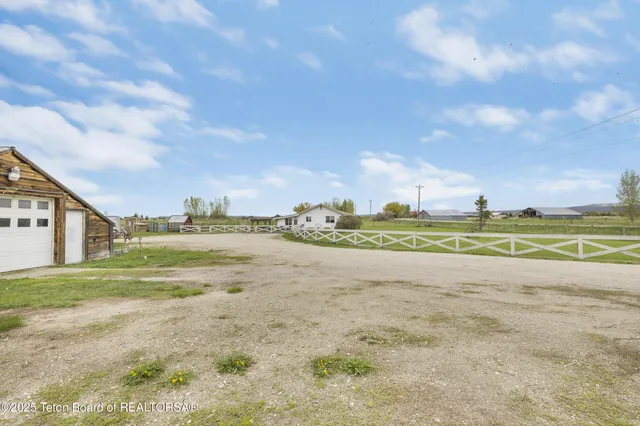 $1,295,000 | 3390 North N Highway, Driggs, ID 83422