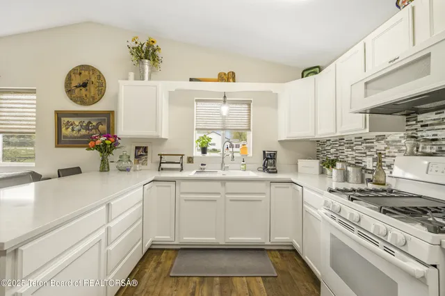 $1,295,000 | 3390 North N Highway, Driggs, ID 83422