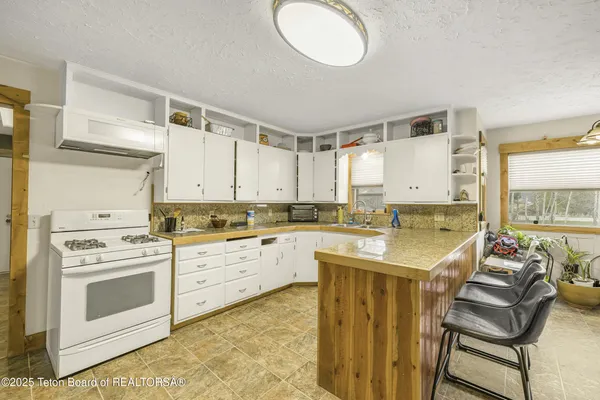 $1,295,000 | 3390 North N Highway, Driggs, ID 83422