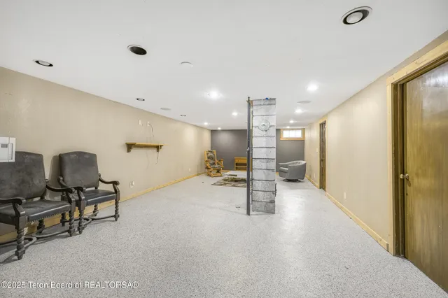 $1,295,000 | 3390 North N Highway, Driggs, ID 83422