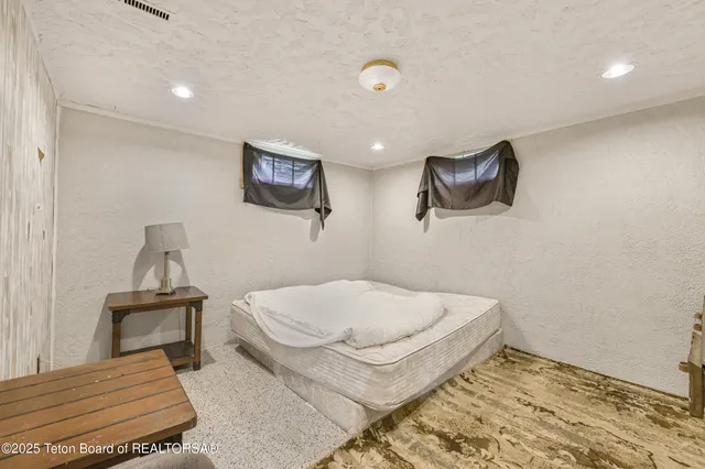 $1,295,000 | 3390 North N Highway, Driggs, ID 83422