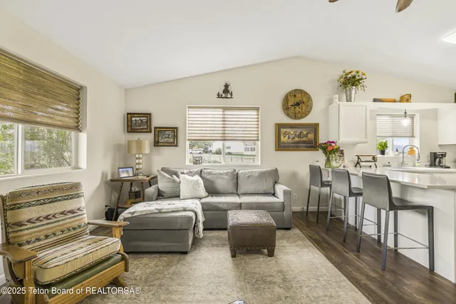 $1,295,000 | 3390 North N Highway, Driggs, ID 83422