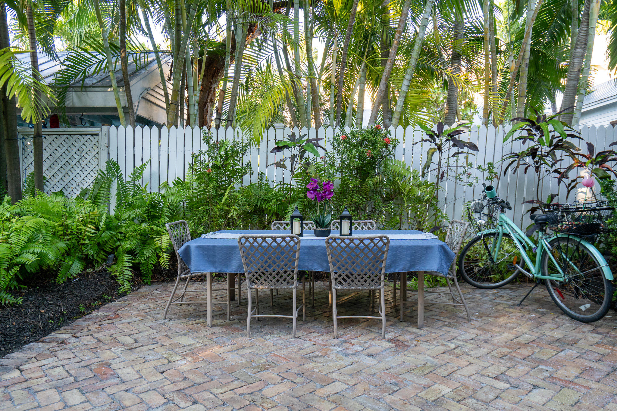 1019 Eaton Street Key West, FL 33040 - Photo 34 of 50 Dining Courtyard