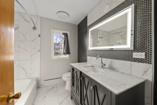 $3,500 | 175 South Harrison Avenue, Aurora, IL 60506