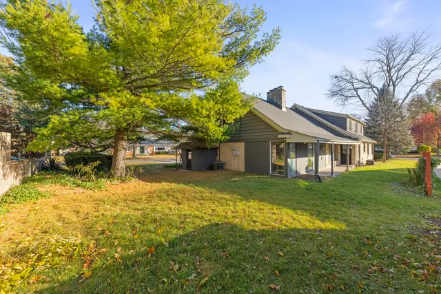 $3,500 | 175 South Harrison Avenue, Aurora, IL 60506