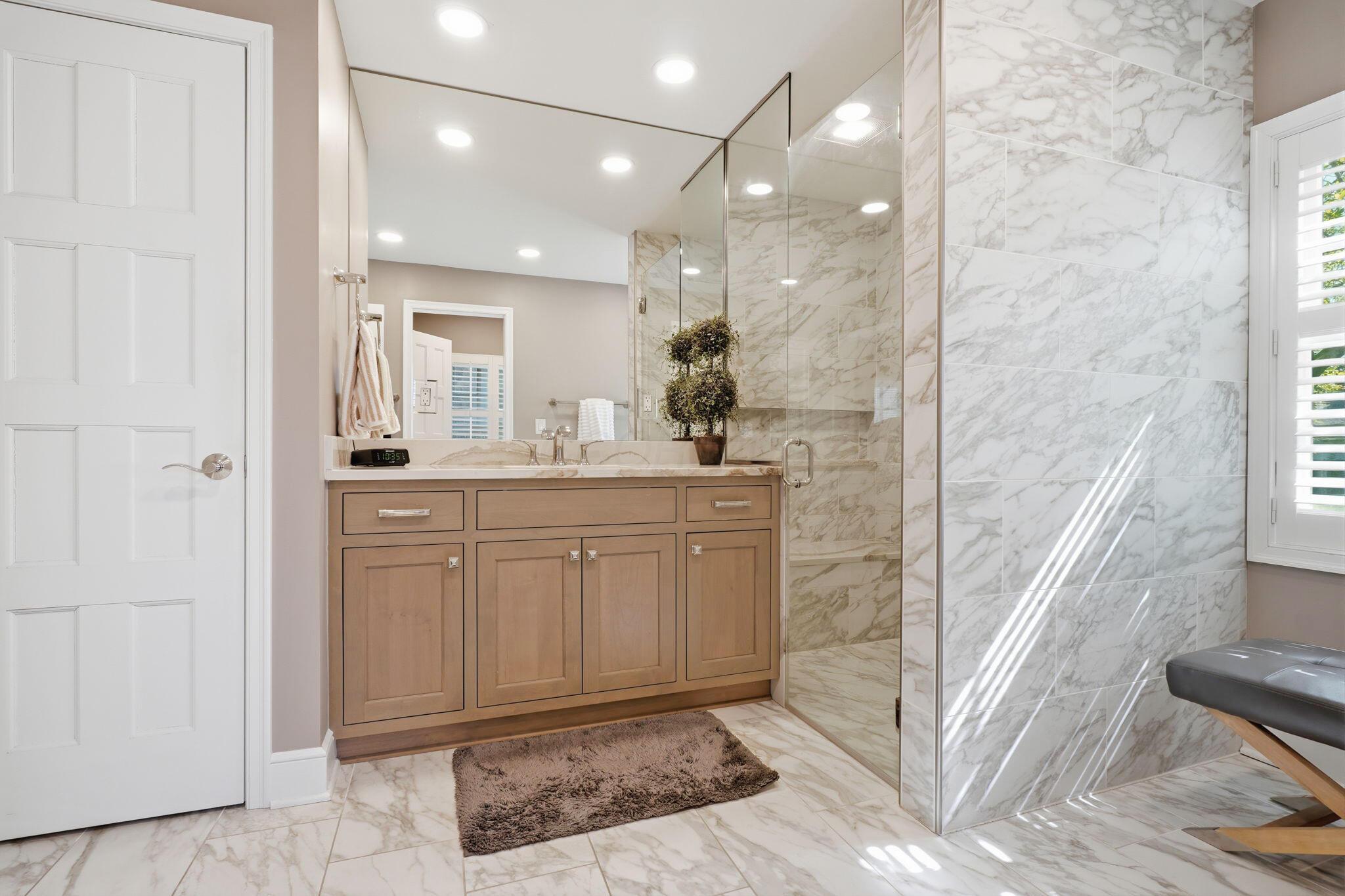 227 South Chesterfield Road Columbus, OH 43209 - Photo 46 of 77 Bathroom 2