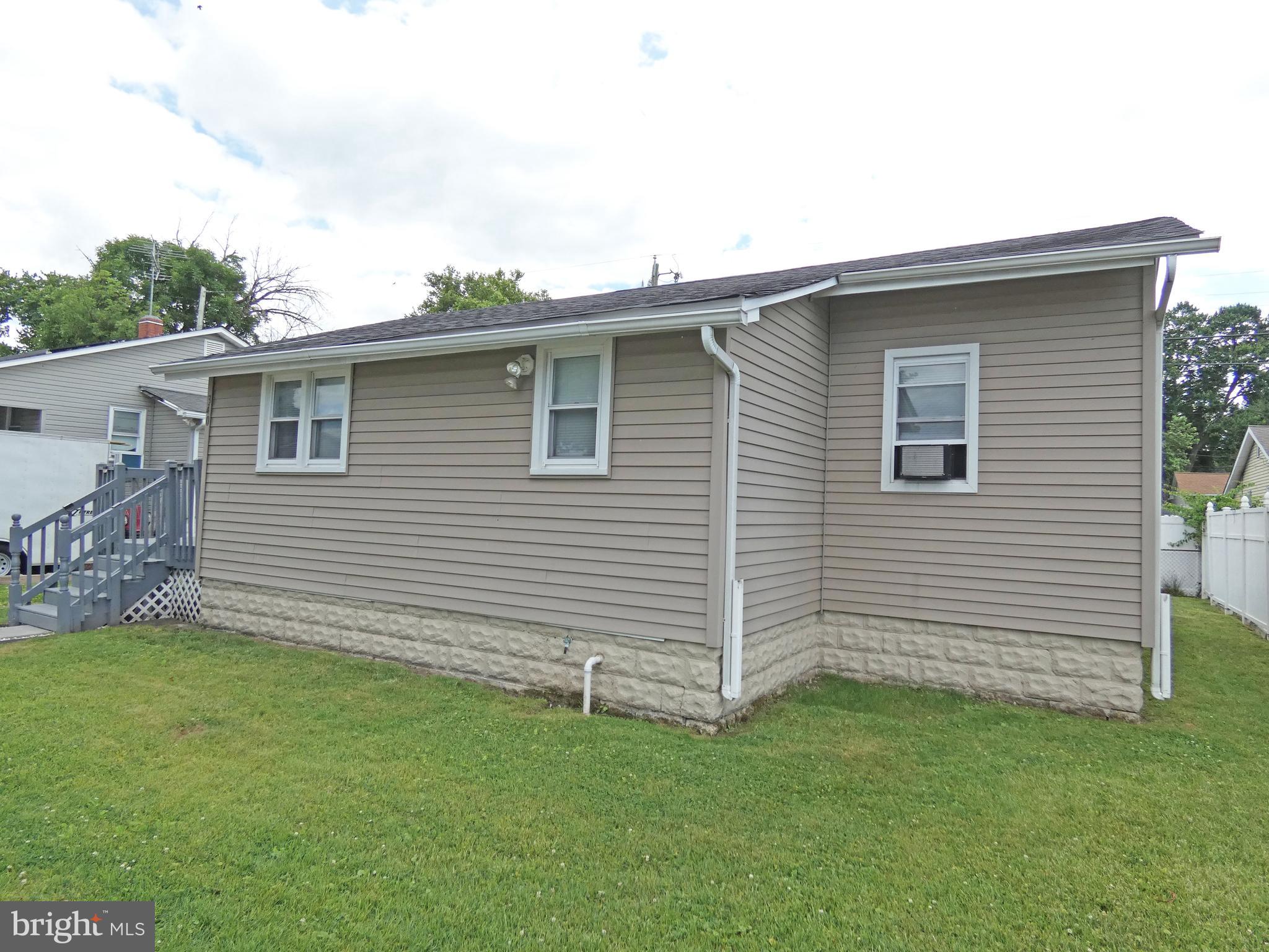 340 Jackson Avenue Carneys Point, NJ 08069 - Photo 4 of 36