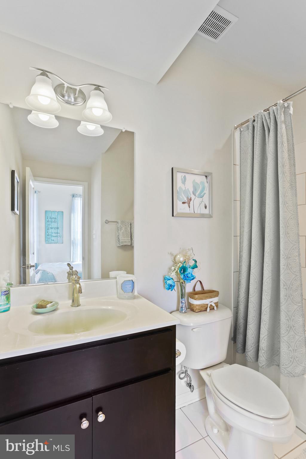 902 Lindley Road Frederick, MD 21701 - Photo 28 of 46 Full en-suite bath for Bedroom 2