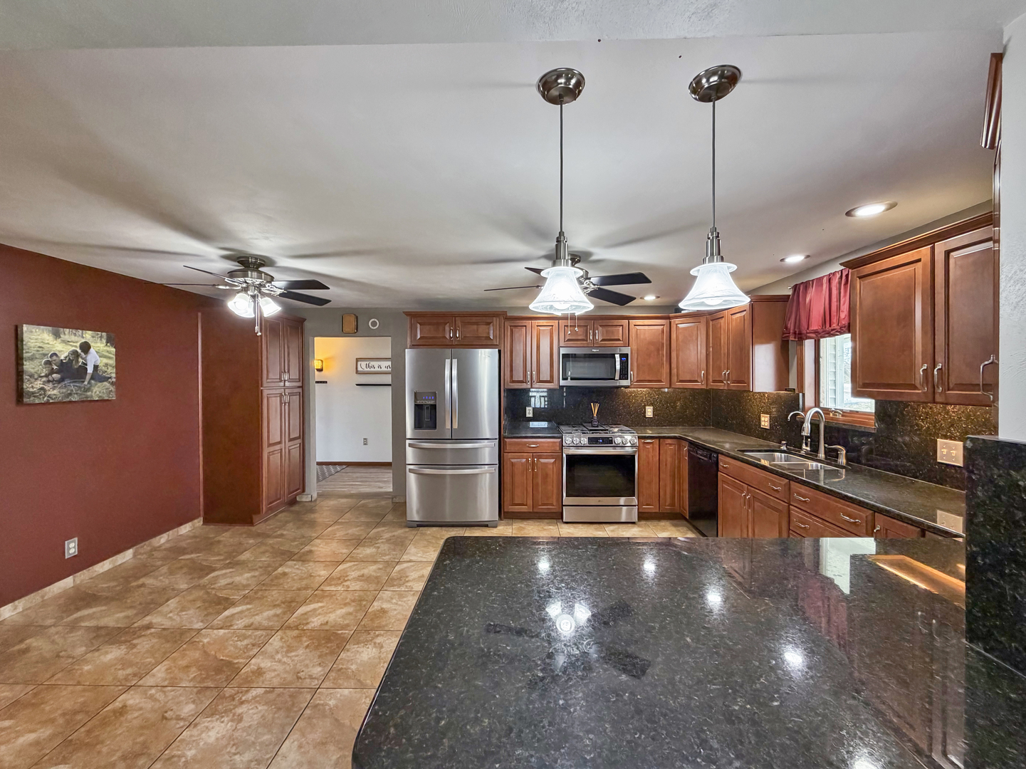 2472 West Red Oak Road Freeport, IL 61032 - Photo 13 of 46