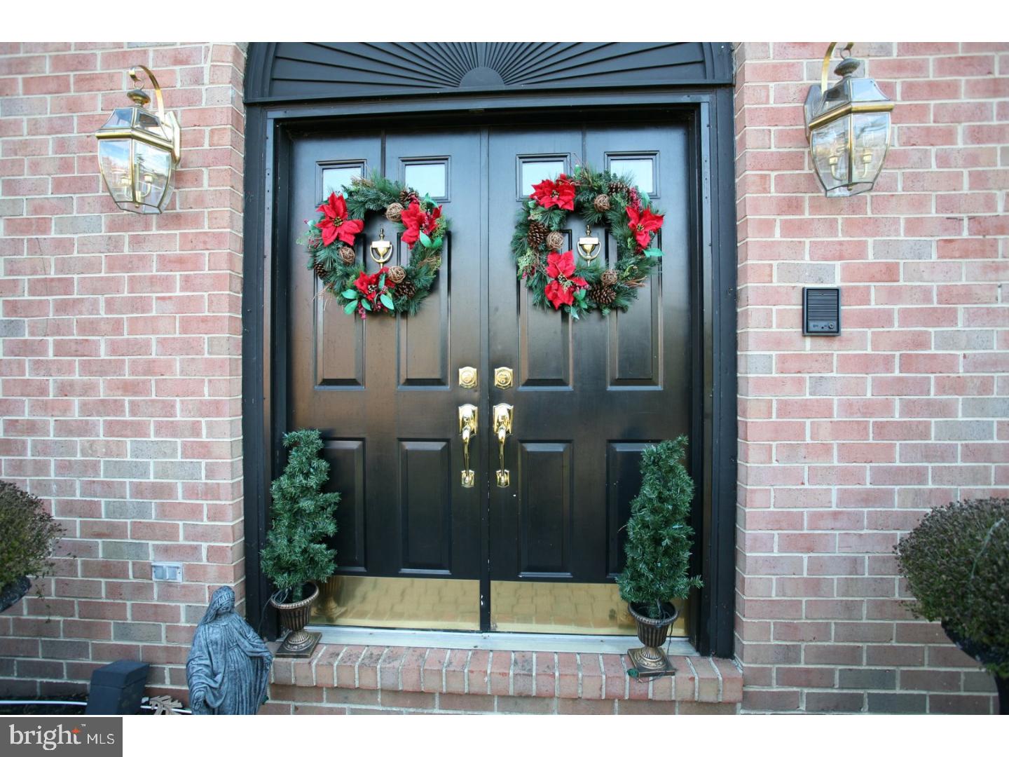 2215 Sand Trap Road Jamison, PA 18929 - Photo 2 of 21 Exterior Front