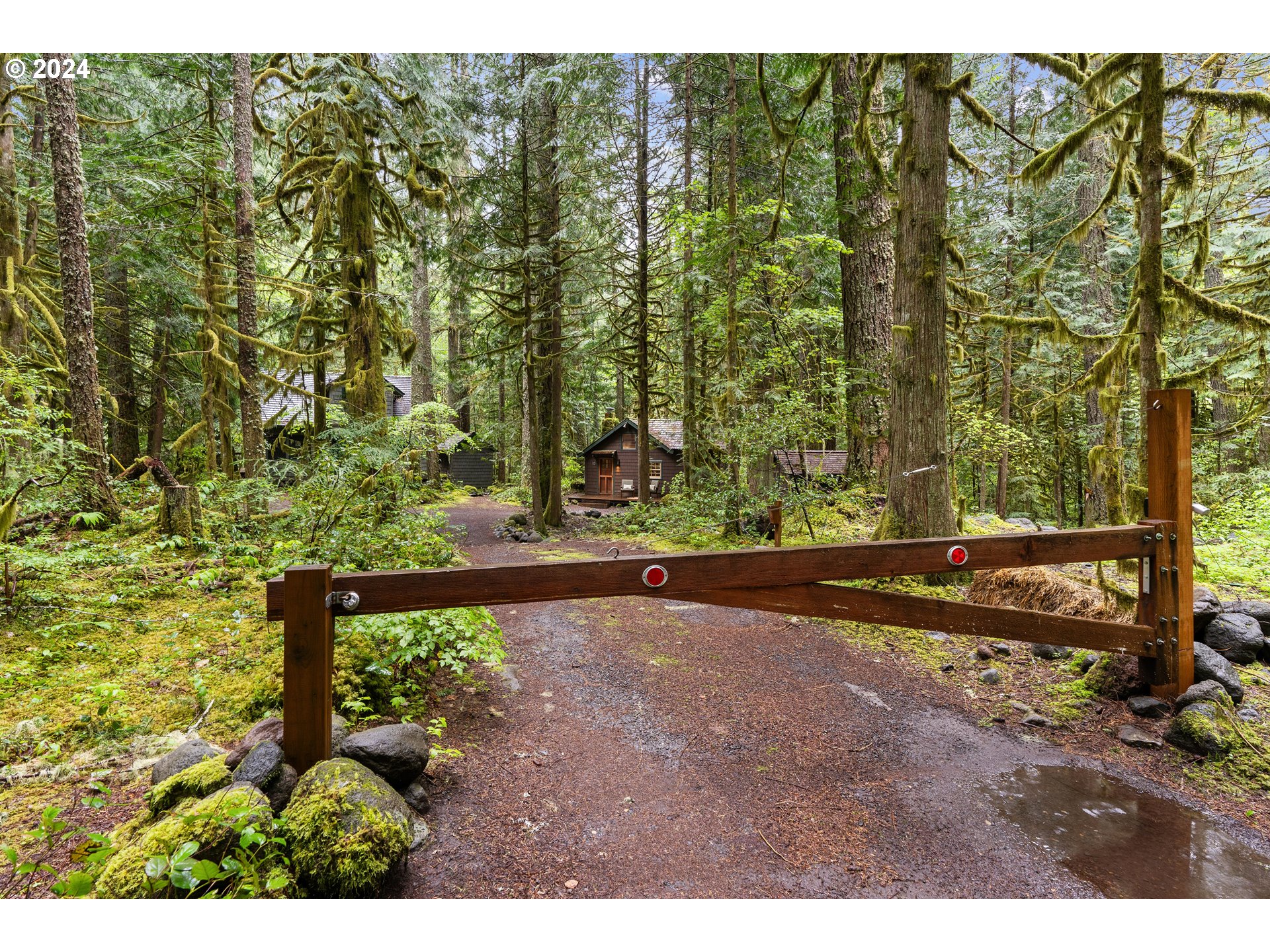 75802 East Zig Zag River Road Rhododendron, OR 97049 - Photo 34 of 35 Gallery Image 34