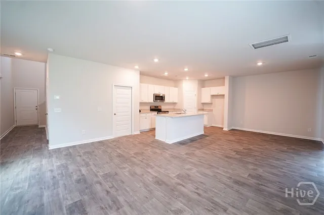 $2,550 | 154 Bottlebrush Drive, Bloomingdale, GA 31302