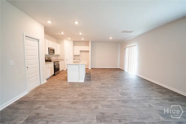 $2,550 | 154 Bottlebrush Drive, Bloomingdale, GA 31302