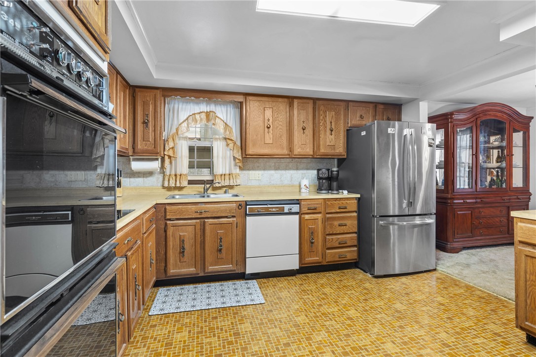 2 Wayside Drive Penfield, NY 14625 - Photo 8 of 28