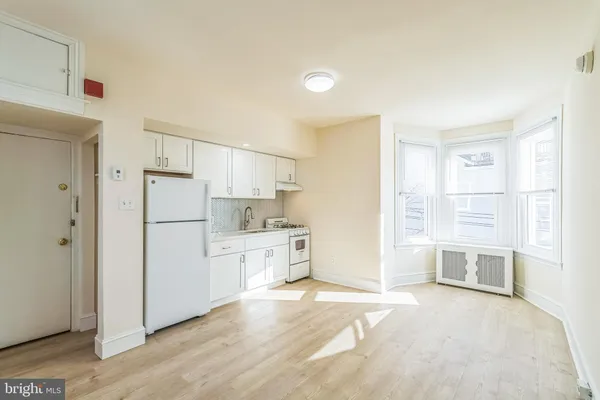 $1,200 | 459 Martin Street, Unit 2R, Philadelphia, PA 19128