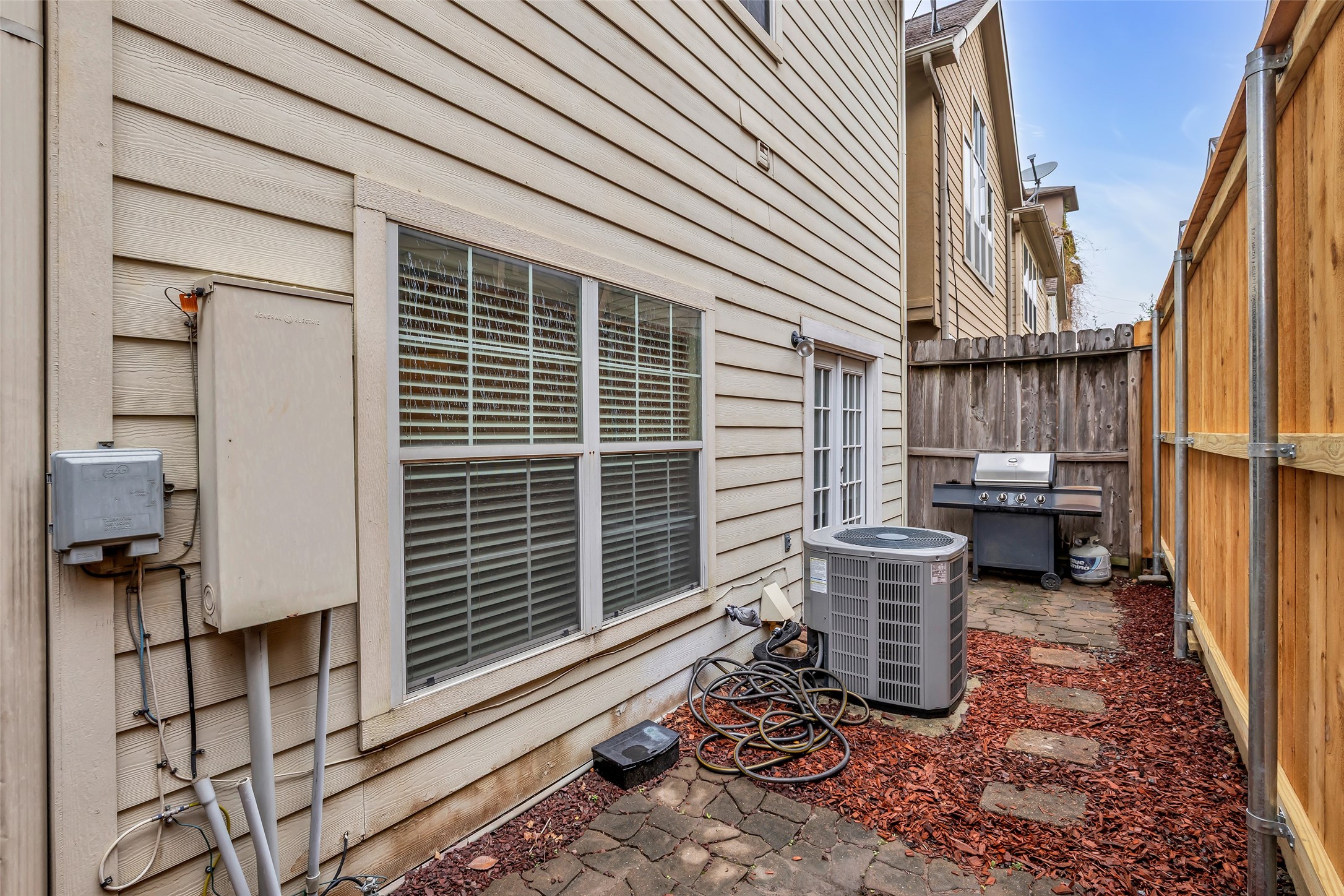 2835 Clinton Drive Houston, TX 77020 - Photo 23 of 27