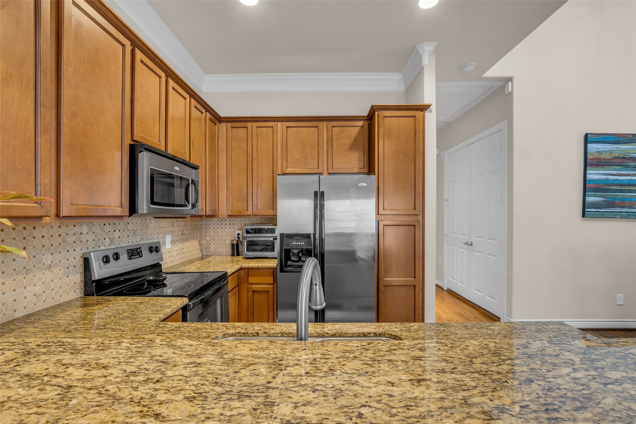 2835 Clinton Drive Houston, TX 77020 - Photo 4 of 27