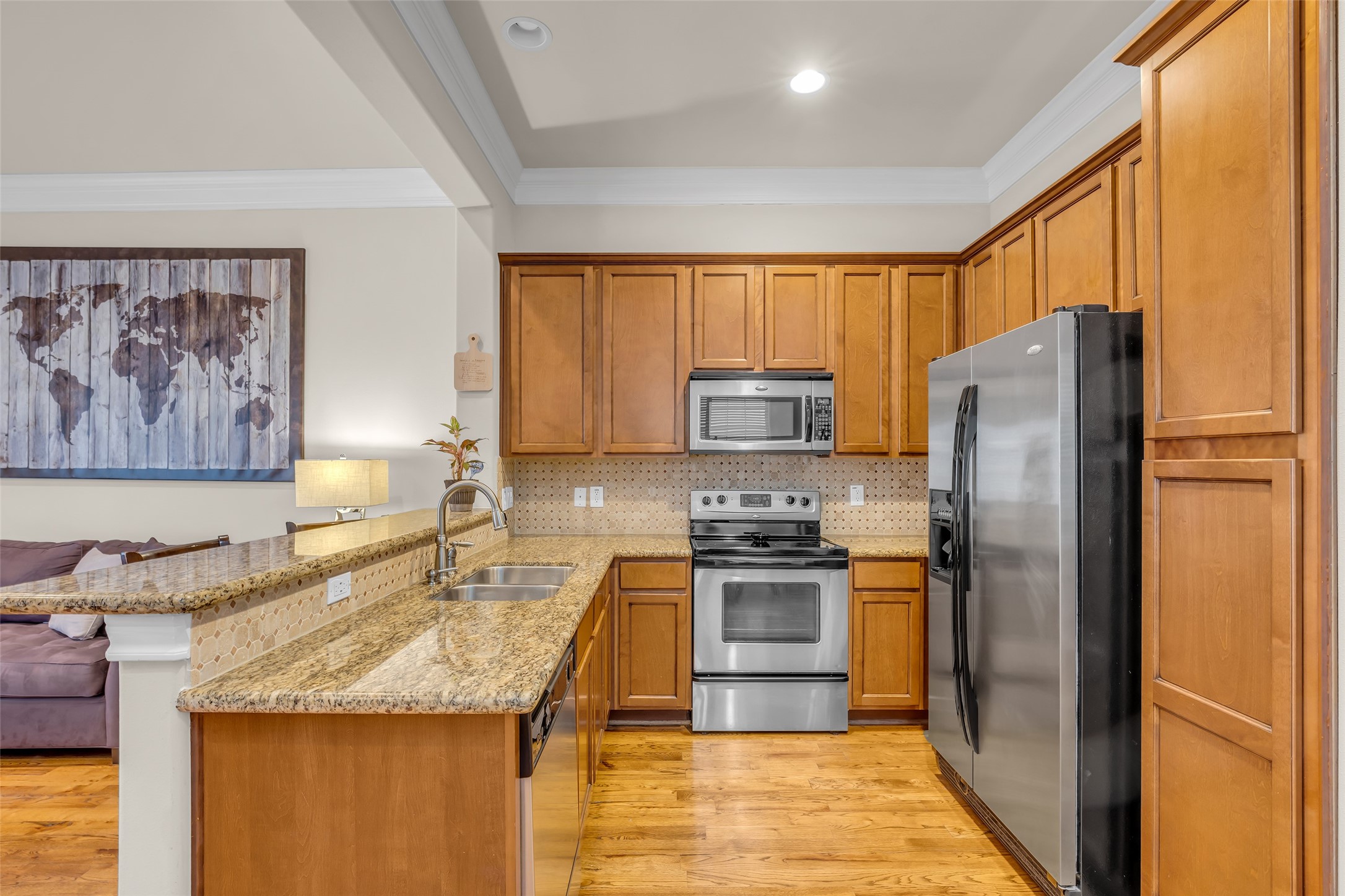 2835 Clinton Drive Houston, TX 77020 - Photo 8 of 27