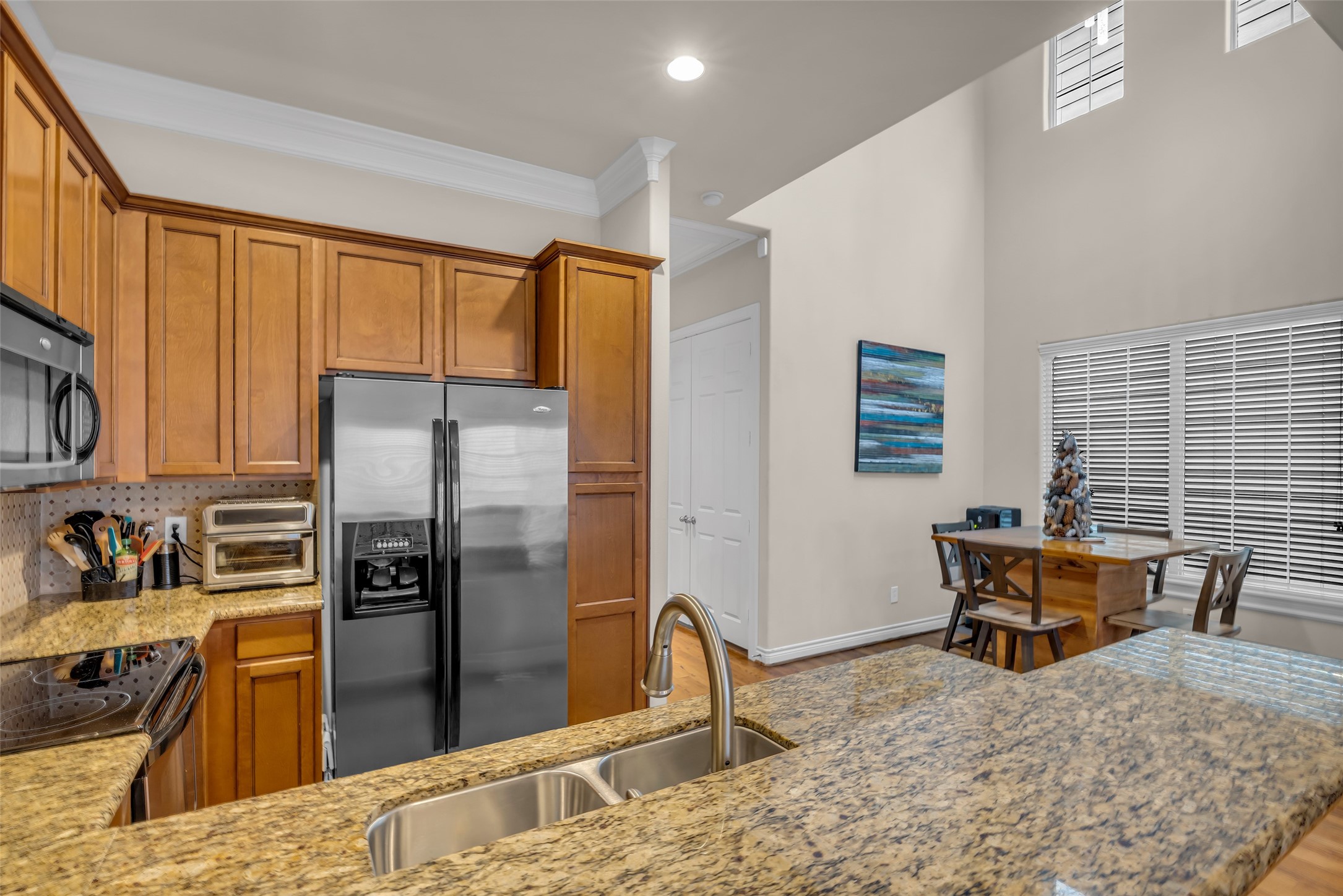 2835 Clinton Drive Houston, TX 77020 - Photo 10 of 27