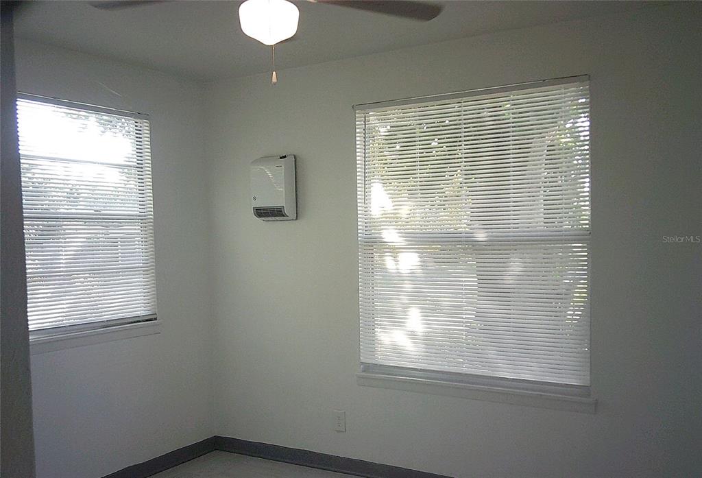 1060 65th Street South St. Petersburg, FL 33707 - Photo 12 of 20 a view of empty room with a window