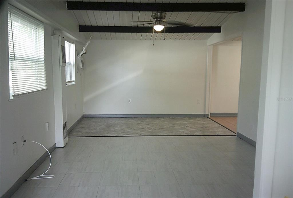 1060 65th Street South St. Petersburg, FL 33707 - Photo 5 of 20 an empty room with a empty space