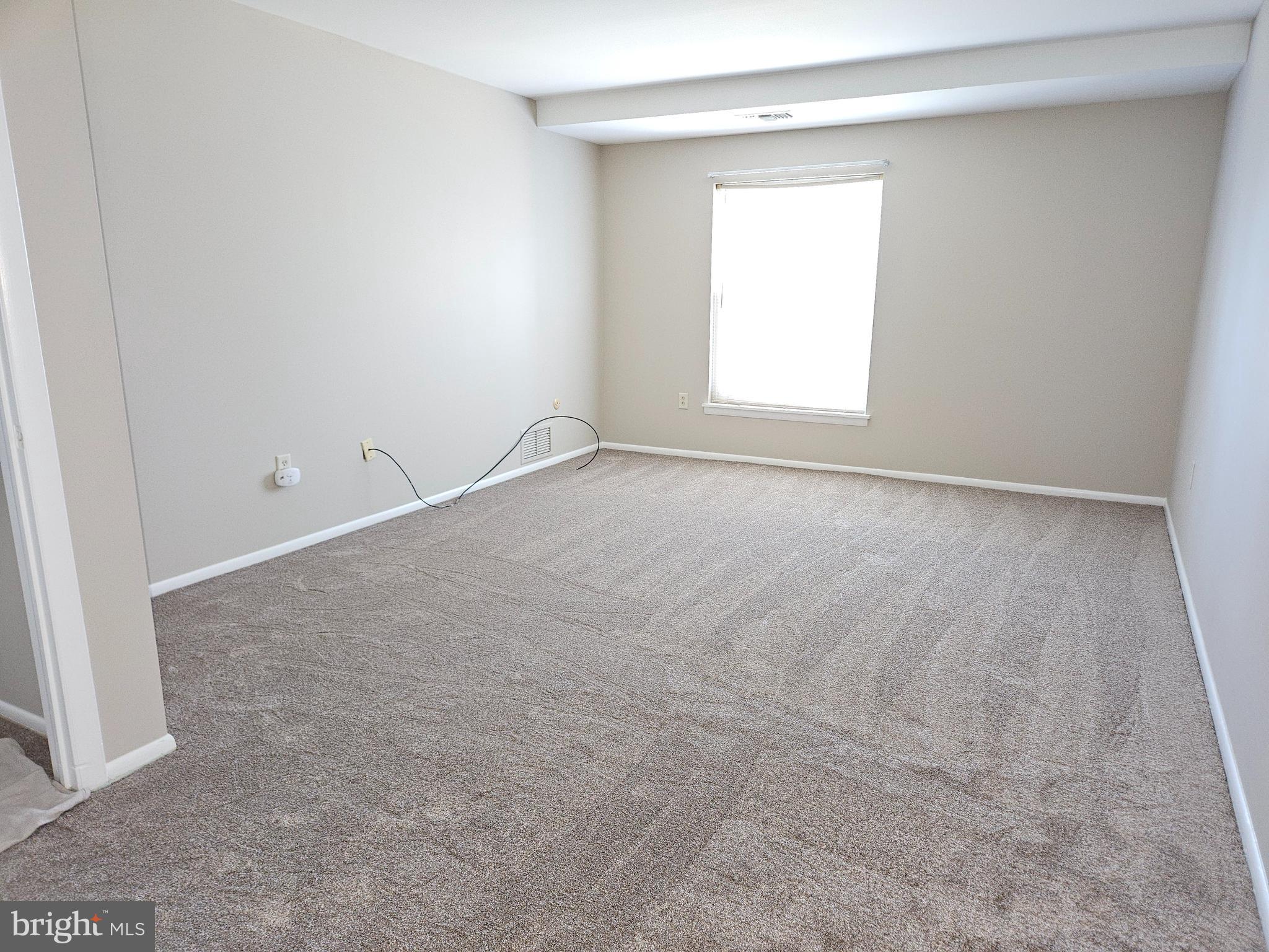 1375 Pershing Boulevard, Unit 307 Reading, PA 19607 - Photo 13 of 19 an empty room with a window