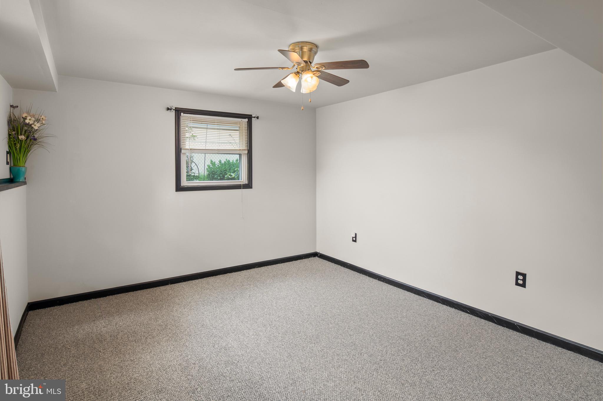 1931 Grant Road Halethorpe, MD 21227 - Photo 24 of 45 Family Room (alt view)