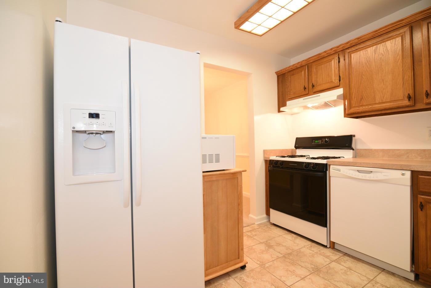 1400 Northgate Square, Unit 21A Reston, VA 20190 - Photo 6 of 30 Kitchen