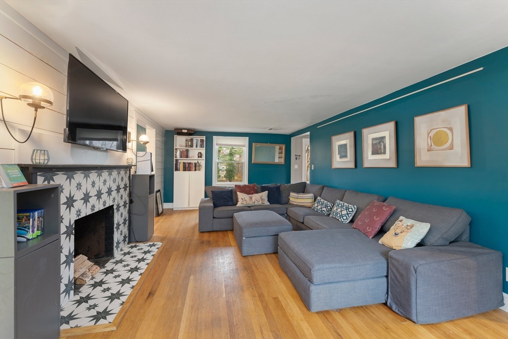 22 Foxhill Road Foxboro, MA 02035 - Photo 8 of 42 Gallery Image 8