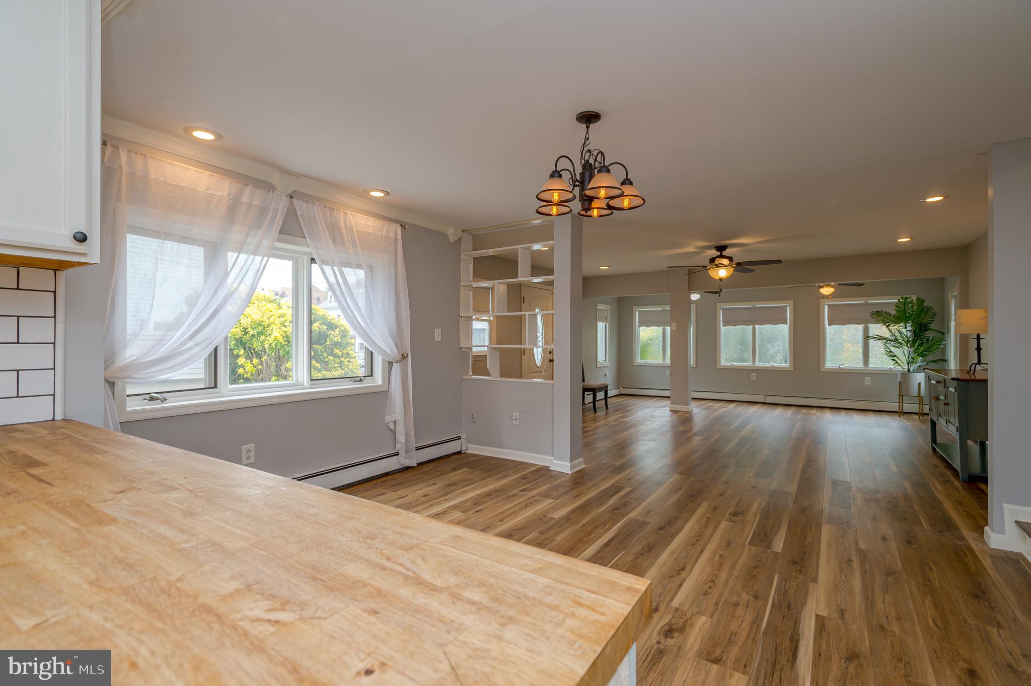 265 Lafayette Avenue Hamilton, NJ 08610 - Photo 8 of 21 Dining area