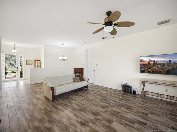 $2,700 | 155 56th Drive Southwest, Vero Beach, FL 32968