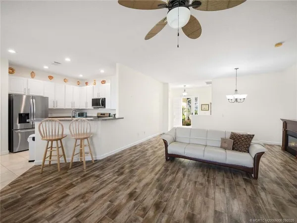 $2,700 | 155 56th Drive Southwest, Vero Beach, FL 32968