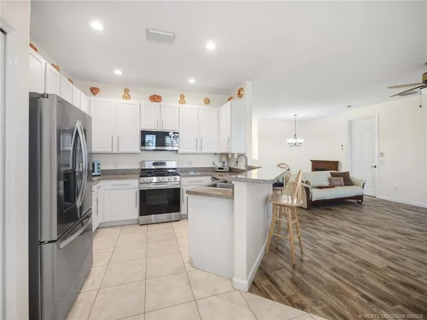 $2,700 | 155 56th Drive Southwest, Vero Beach, FL 32968