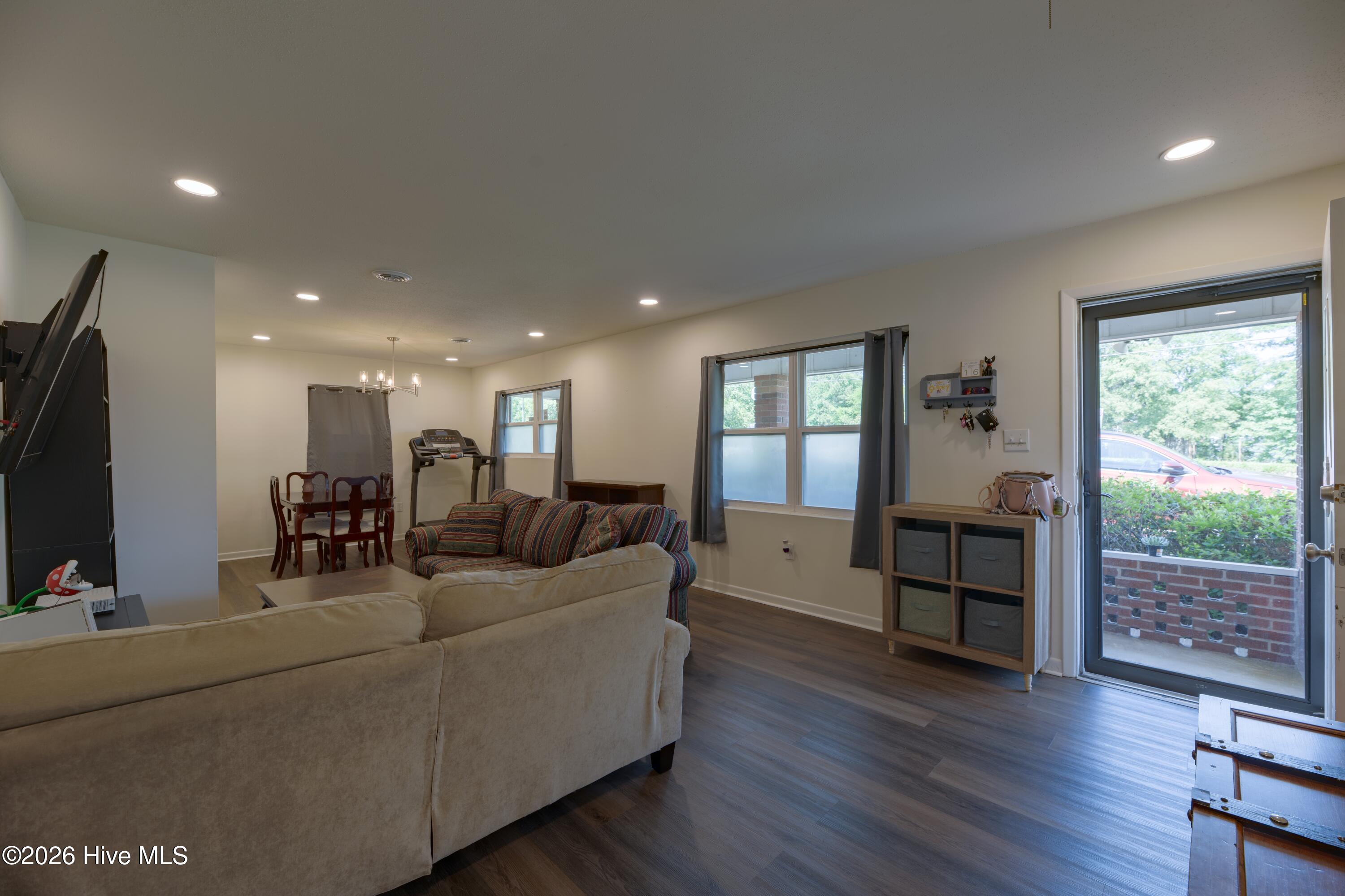 2439 Barton Chapel Road Augusta, GA 30906 - Photo 10 of 35 2439 BartonChapel Living 2